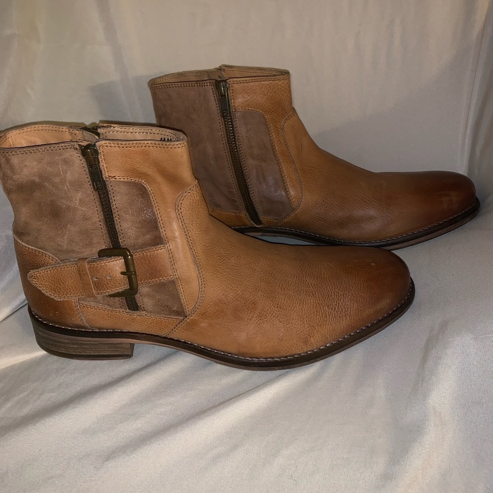 Men’s Test0ster0ne leather boots.